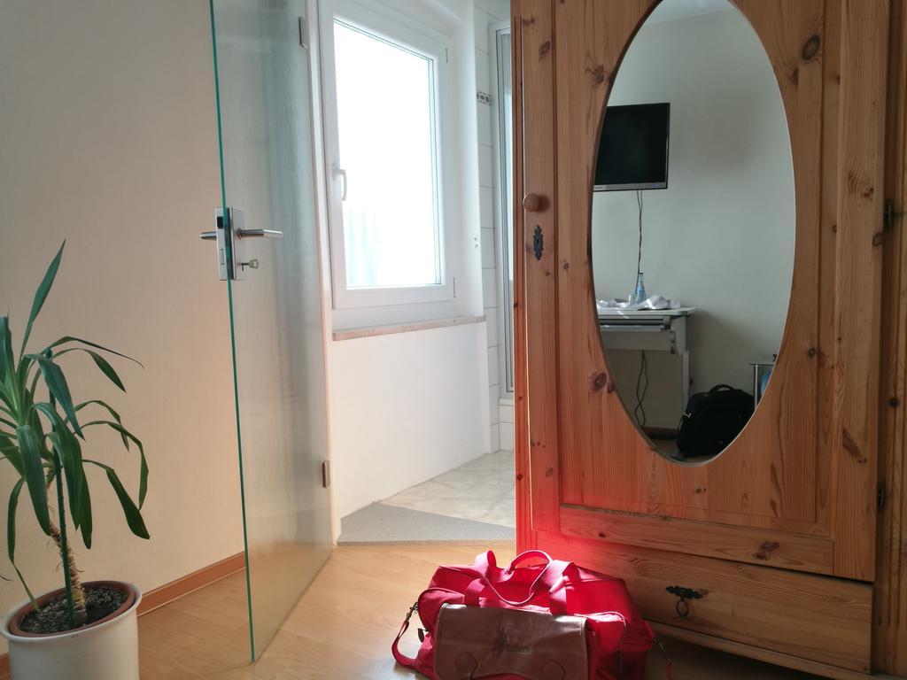 Pension Und Restaurant Reck Aulendorf Exteriör bild