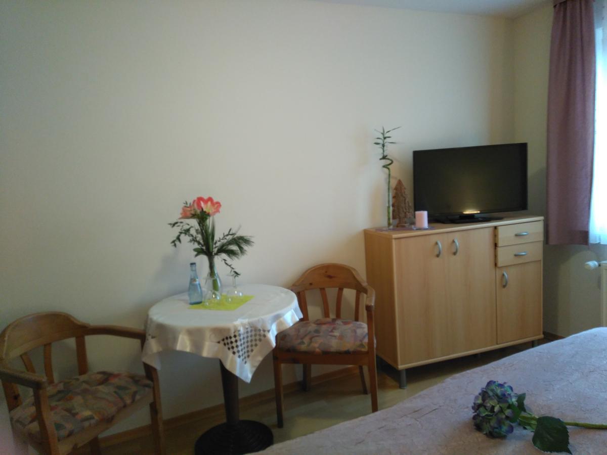 Pension Und Restaurant Reck Aulendorf Exteriör bild